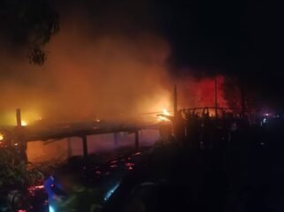 Kebarakan rumah warga Desa Harapan, Kecamatan Sebuku, Senin (29/6/2026) malam. Dok.Disdamkar Nunukan.