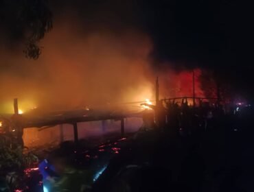 Kebarakan rumah warga Desa Harapan, Kecamatan Sebuku, Senin (29/6/2026) malam. Dok.Disdamkar Nunukan.