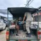 Dullah, ODGJ Nunukan (meneganakan kaos loreng) saat diamankan Satpol PP. Dok.Satpol PP.
