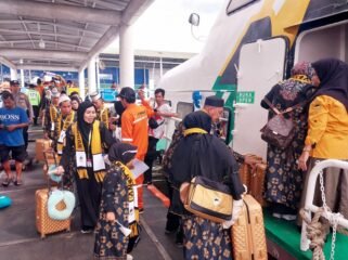 Jamaah Umroh An Nur Kaltara Arafah, berangkat melalui Pelabuhan Tunon Taka, Nunukan. Dok.Budi