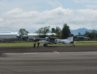 Pesawat MAF yang mengangkut logistik bantuan BNPB untuk warga Krayan.
