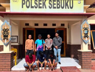 Dua pencuri dan seorang penadah ban truk curian diamankan Polsek Sebuku. Dok.Polres Nunukan.