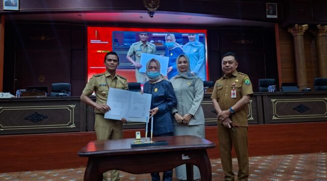Penandatanganan Nota KUA dan PPAS Perubahan APBD Kabupaten Nunukan T.A 2026 oleh Bupati Nunukan Irwan Sabri dan Ketua DPRD Nunukan, Rachma Leppa Hafid. Dok.Edy.