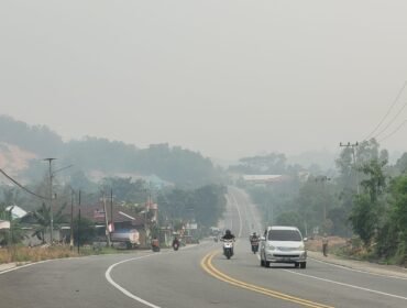 Dampak Karhutla di Bulungan sampai di Nunukan. Terlihat kabut asap lumayan pekat di jalan utama Nunukan.