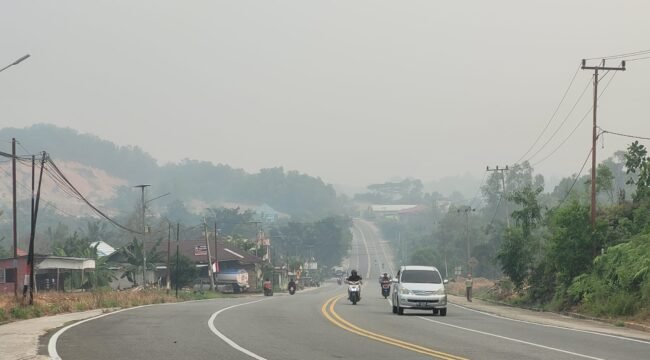 Dampak Karhutla di Bulungan sampai di Nunukan. Terlihat kabut asap lumayan pekat di jalan utama Nunukan.
