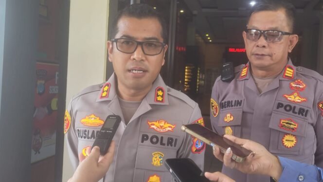 
					Kapolres Nunukan, AKBP Ruslaeni bersama Waka Polres Nunukan, AKP I Eka Berlin dalam wawancara dengan wartawan, Senin (24/8/2026).