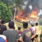 Sebuah rumah panggung di Jalan Seimangkadu, RT 07, Kelurahan Tanjung Harapan, Nunukan Selatan, Nunukan, Kalimantan Utara, terbakar hebat pada Kamis (13/8/2026) sore. Dok.Disdamkar Nunukan.