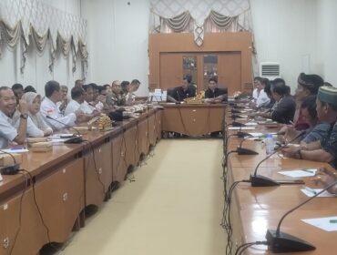 RDP membahas minimnya kuota BBM subsidi untuk petani dan nelayan di perbatasan RI - Malaysia.