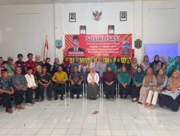 Anggota DPRD Nunukan Said Hasan (baju batik di tengah) menggelar Sosialisasi Perda (Sosper) Nomor Nomor 17 Tahun 2015 Tentang Penyelenggaraan Perlindungan Perempuan dan Anak di Kabupaten Nunukan. Dok.DPRD Nunukan.