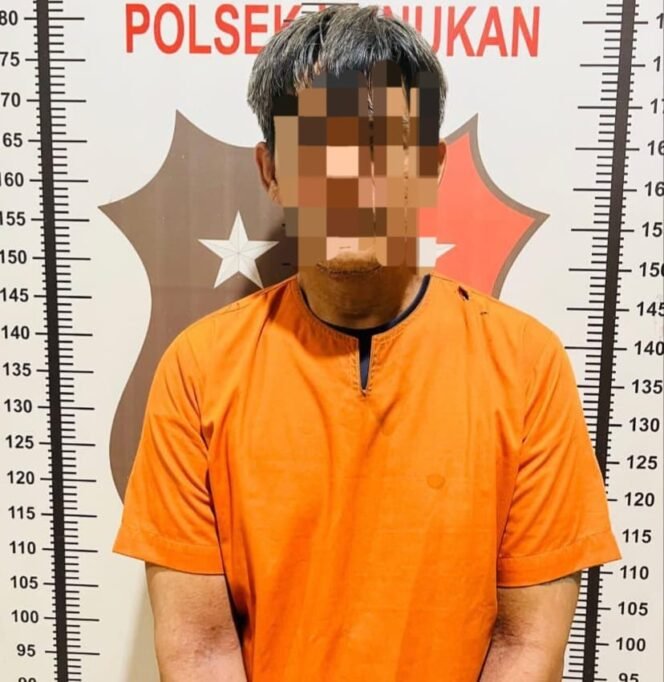 
					DS (47), warga Jalan Hasanuddin, RT 06, Nunukan Utara, diamankan polisi karena melakukan KDRT terhadap istrinya. Dok.Polres Nunukan.