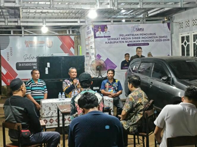
					Kepala Bidang Informasi dan Komunikasi Publik (IKP) DKISP Kaltara, Didik Supriadi, menggelar silaturahmi bersama insan pers Nunukan, di Sekretariat SMSI (Serikat Media Siber Seluruh Indonesia) Nunukan, di Jalan Daeng Toba, Gang Kelapa, Nunukan Timur, Rabu (16/9/2026) malam. Dok.SMSI Nunukan.