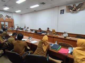 Rapat antara DPRD dan Disdik Nunukan, membahas dinamika pendidikan di perbatasan RI - Malaysia. Dok.Taufik.