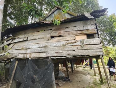 Rumah Lansia bernama Ibu Ringgi (63) warga Jalan Jagung Manis, Kelurahan Mansapa, Nunukan Selatan. Ibu Ringgi tak menerima bantuan rehab rumah karena terdata sebagai Desil 6-10. Dok.Andi Fajrul.