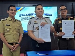 Bupati Nunukan, Irwan Sabri bersama Kakanim Nunukan, Adrian Soetrisno dan Kajari Nunukan, Burhanuddin saat menghadiri sosialisasi PIMPASA di Kantor Imigrasi Nunukan, Senin (21/9/2026). Dok.Budi.