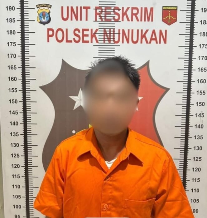 
					Oknum PPPK PW cabul yang diamankan polisi karena mencabuli pelajar SMP. S mengaku pernah menjadi korban pelecehan saat SMP dan membuatnya memiliki ketertarikan sesama jenis. Dok.Polres Nunukan.