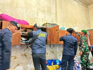 Lembaga Pemasyarakatan (Lapas) Kelas IIB Nunukan, Kalimantan Utara, melaksanakan razia gabungan bersama TNI, Polri, dan Badan Narkotika Nasional (BNN), yang dirangkaikan dengan tes urine bagi Warga Binaan Pemasyarakatan (WBP), Senin (21/09/2026) malam. Dok.LAPAS Nunukan.
