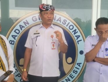Asisten Bidang Pemerintahan dan Kesejahteraan Rakyat Pemprov Kaltara, Sanusi, saat menghadiri peresmian SPPG Sungai Nyamuk Sebatik Timur, Rabu (14/10/2026).