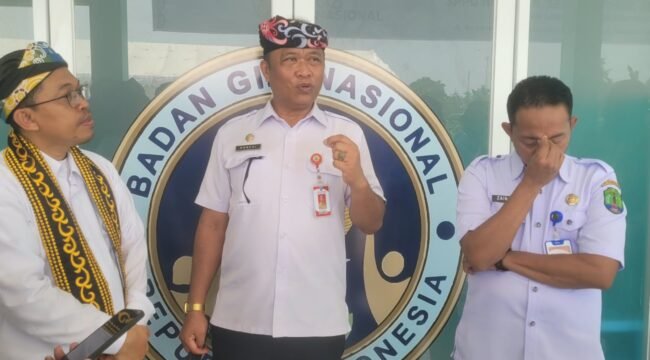 Asisten Bidang Pemerintahan dan Kesejahteraan Rakyat Pemprov Kaltara, Sanusi, saat menghadiri peresmian SPPG Sungai Nyamuk Sebatik Timur, Rabu (14/10/2026).