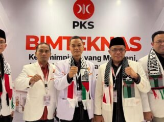 M.Nasir (Kedua dari kanan) berfoto bersama sejumlah Legislator PKS Kaltara di agenda Bimteknas, di Jakarta. Dok.Nasir.
