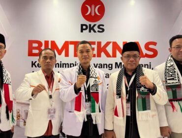 M.Nasir (Kedua dari kanan) berfoto bersama sejumlah Legislator PKS Kaltara di agenda Bimteknas, di Jakarta. Dok.Nasir.