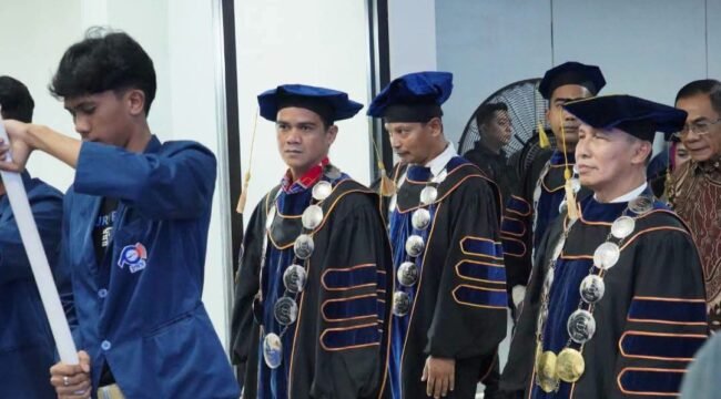 Bupati Nunukan, Irwan Sabri menghadiri Dies Natalis ke-6 Politekhnik Negeri Nunukan (PNN), yang dirangkaikan dengan peluncuran maskot resmi Poltek Nunukan, Jum'at (08/10/2026). Dok.Prokopim Nunukan.