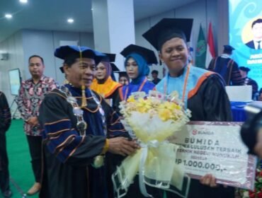 Gubernur Kaltara Zainal Arifin Paliwang saat menghadiri wisuda 103 mahasiswa PNN. Dok.Prokopim Nunukan.