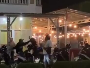 Tangkapan layar perkelahian antar keluarga akibat hubungan asmara tak disetujui viral di Medsos. Dok.Polres Nunukan.