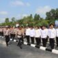 Kapolres Nunukan, AKBP Ruslaeni mengecek kesiapan personel dalam Apel Operasi Patuh Kayan 2026. Dok.Polres Nunukan.