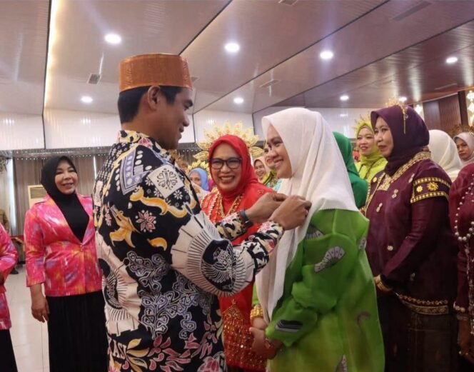 
					Bupati Nunukan, Irwan Sabri saat menghadiri pelantikan Pengurus IWSS periode 2026 - 2021. Dok.Prokopim Nunukan.