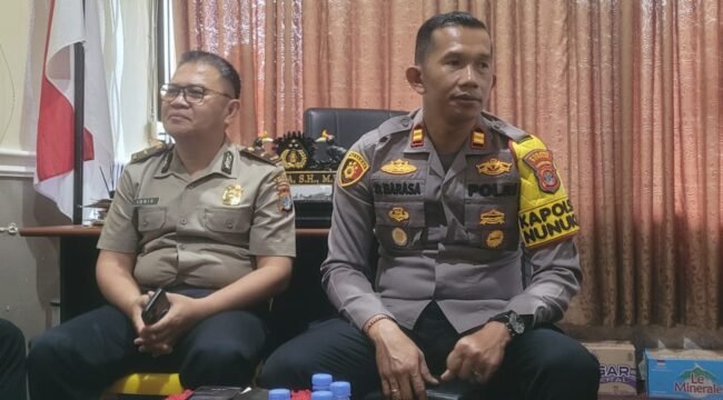 Kapolsek Nunukan Kota, Iptu Disko Barasa (kanan) dan Kasi Humas Polres Nunukan, Ipda Idris.