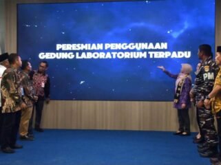 Asisten Perekonomian dan Pembangunan Kabupaten Nunukan, Juni Mardiansyah menghadiri peresmian Gedung Laboratorium Terpadu Politeknik Negeri Nunukan (PNN) yang berlangsung di Kampus Politeknik Negeri Nunukan, Jalan Limau, Sedadap, Nunukan Selatan, Jumat (16/10/2026). Dok.Prokopim Nunukan.