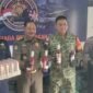 Jumpa pers penyerahan 948 botol dan kaleng Miras oleh Satgas Pamtas RI - Malaysia Yonkav 8/NSW kepada Satpol PP dan Bea Cukai. Miras akan dibawa ke THM di wilayah Sebuku.
