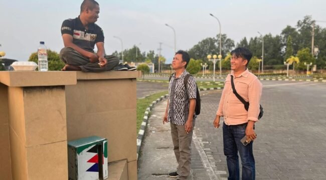 Ilustrasi : Petugas Peksos DSP3A Nunukan lakukan penjangkauan terhadao ODGJ. Dok.DSP3A Nunukan.