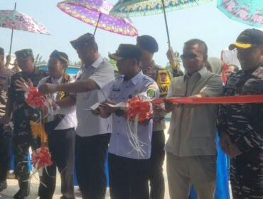 Peresmian SPPG Sungai Nyamuk, Sebatik Timur oleh Direktur Penyediaan dan Penyaluran Wilayah II BGN, Dr Nurjaeni.