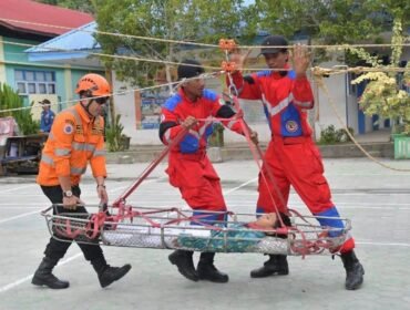 Simulasi SPAB di SMPN I Nunukan. Edukasi kesiapsiagaan bencana sejak dini. Dok.Prokopim Nunukan.