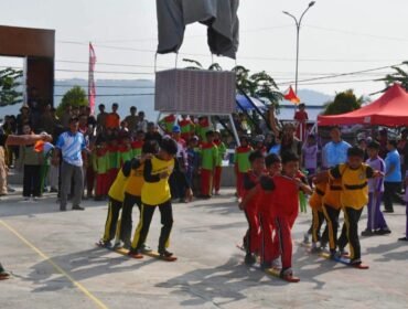 Antusiasme para pelajar Nunukan yang mengikuti lomba permainan tradisional di rangkauan HUT Nunukan 27, di RTP Paras Perbatasan. Dok.Prokopim Nunukan.