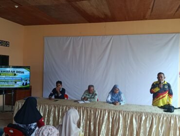 Musdes Aji Kuning dalam penetapan penerima program beasiswa desa. Dok.Desa Aji Kuning.