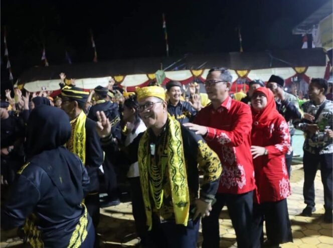 
					Iraw Tidung Borneo Bersatu ke-IV Tahun 2026, resmi ditutup pada 12 Oktober 2026 di Baloi Adat Tidung, Desa Binusan, Kabupaten Nunukan. Dok.Prokopim Nunukan.